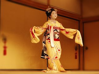 Kimono – sztuka noszenia