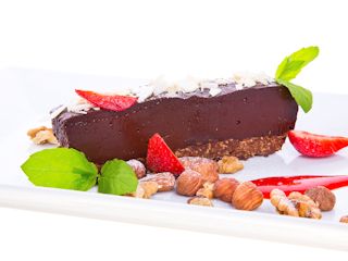 Przepis na truflę czekoladową na chrupiącym spodzie z ganache z gorzkiej czekolady.