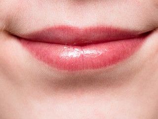 Gładkie i dobrze nawilżone usta - jak tego dokonać?