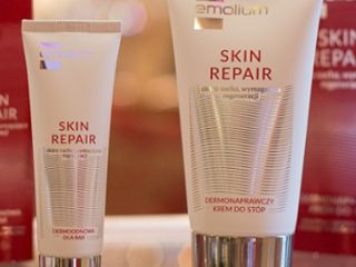 Linia Emolium dla skóry suchej Skin Repair.