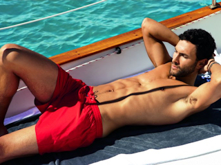 Noah Mills w Miami prezentuje kolekcję Calzedonia Menswear