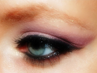 Wyczaruj idealną kreskę, czyli jaki eyeliner wybrać?