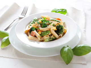 Przepis na penne z warzywami z Hortex.