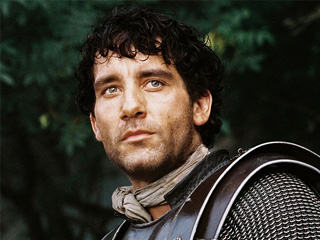 Uzdolniony aktor, a także przystojny i czarujący mężczyzna. Przed Wami: Clive Owen.